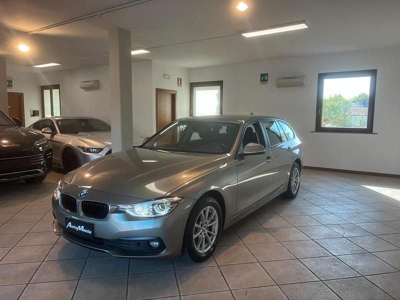 Usata BMW 318 Comfort Edition 150 CV (110 kW) 2019 Marrone Station wagon