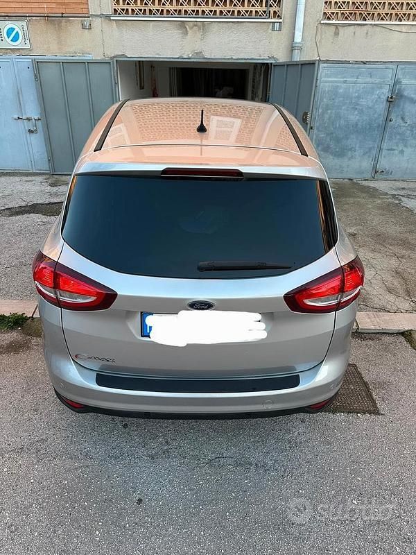 Usata Ford C-MAX 145 CV (106 kW) 2015 Grigio Monovolume