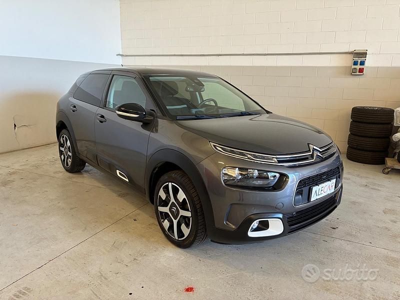 Usado Citroën C4 PureTech 110 HP (80 kW) 2020 Cinzento Sedan