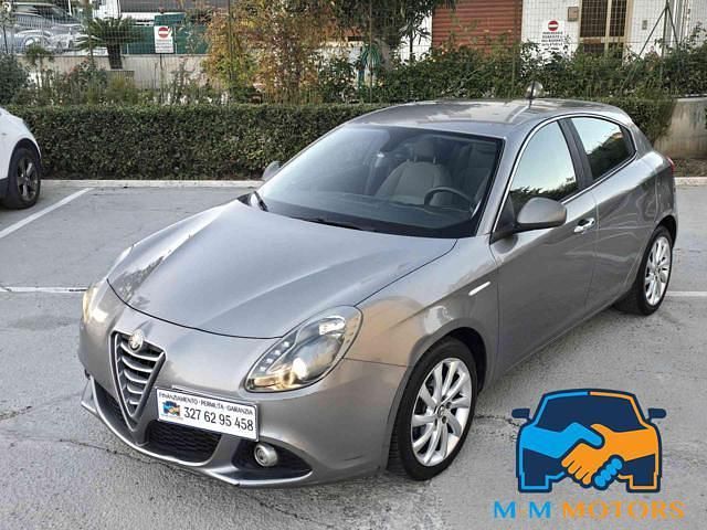 Usata Alfa Romeo Giulietta Distinctive 105 CV (77 kW) 2015 Grigio Berlina