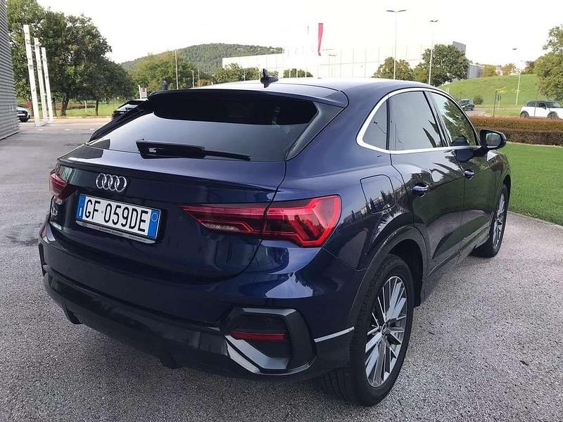 Usata Audi Q3 Sportback Business Plus 150 CV (110 kW) 2021 Blu SUV