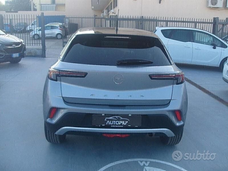 Usata Opel Mokka Elegance 100 CV (73 kW) 2022 Grigio SUV