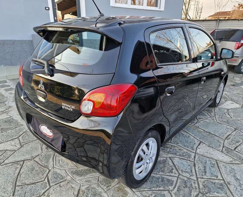 Usata Mitsubishi Space Star Intense 71 CV (52 kW) 2015 Nero Utilitaria