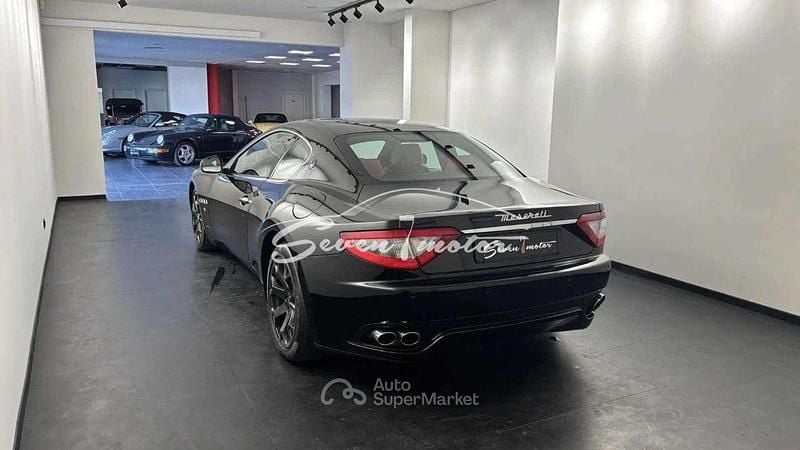 Usata Maserati Granturismo 405 CV (297 kW) 2009 Nero Coupé