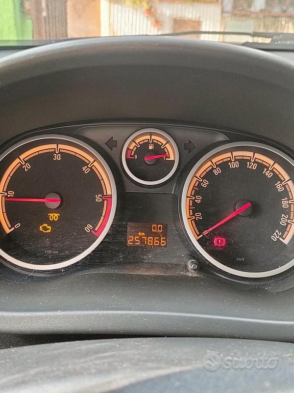 Usata Opel Corsa 2011 Utilitaria