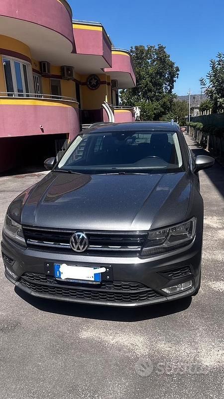 Grigio Usata 2016 VW Tiguan Business SUV | 13.700 € (Buon prezzo) - Immagine 1/4