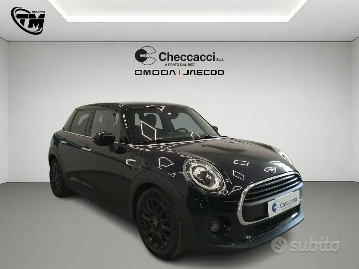 Usata Mini ONE 102 CV (75 kW) 2020 Nero Utilitaria