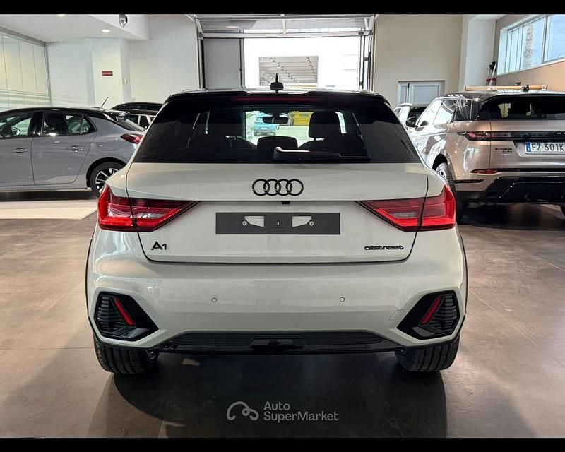 Nuova Audi A1 116 CV (85 kW) 2026 Argento SUV