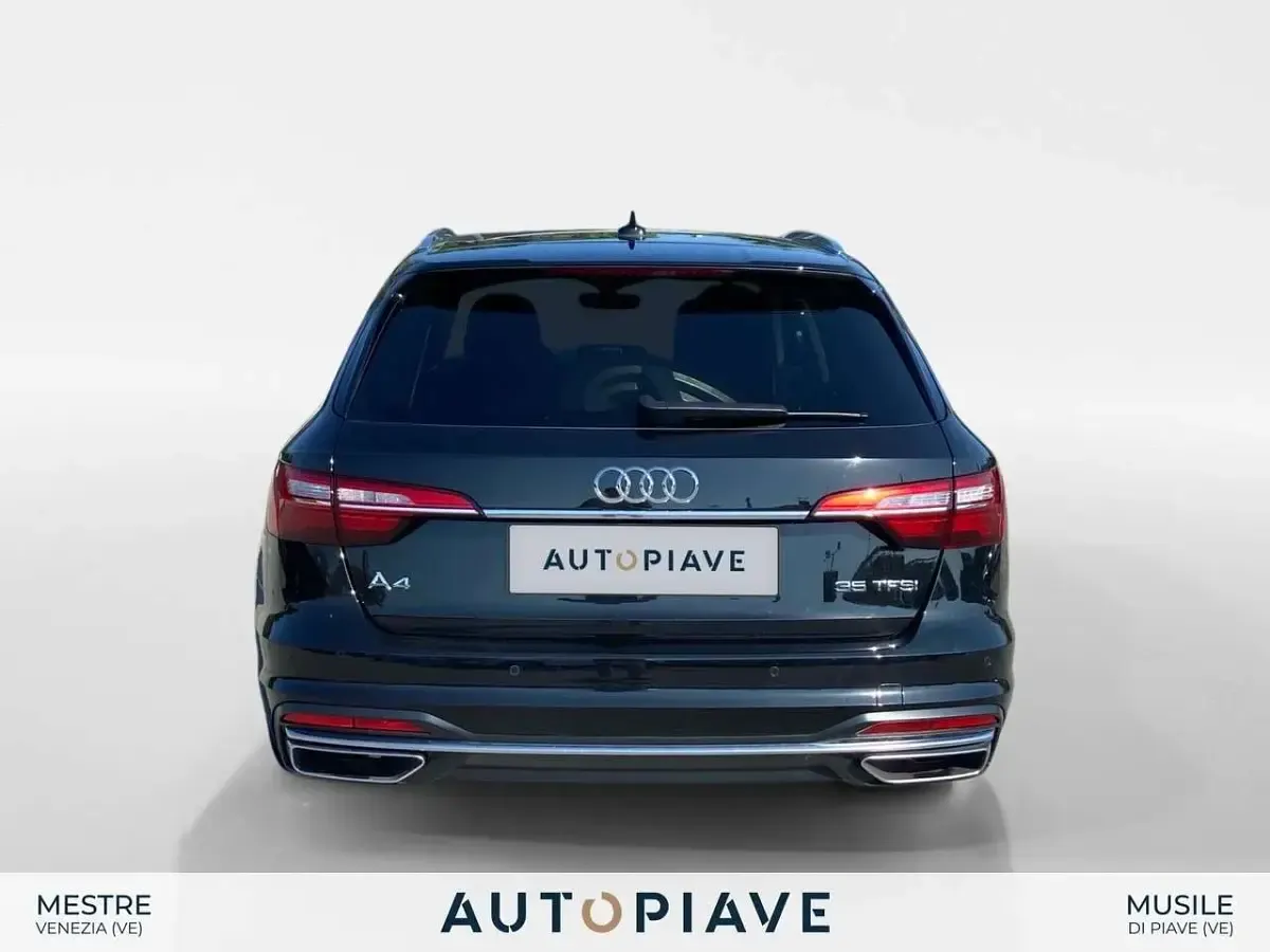 Usata Audi A4 Ambiente 150 CV (110 kW) 2023 Nero Station wagon