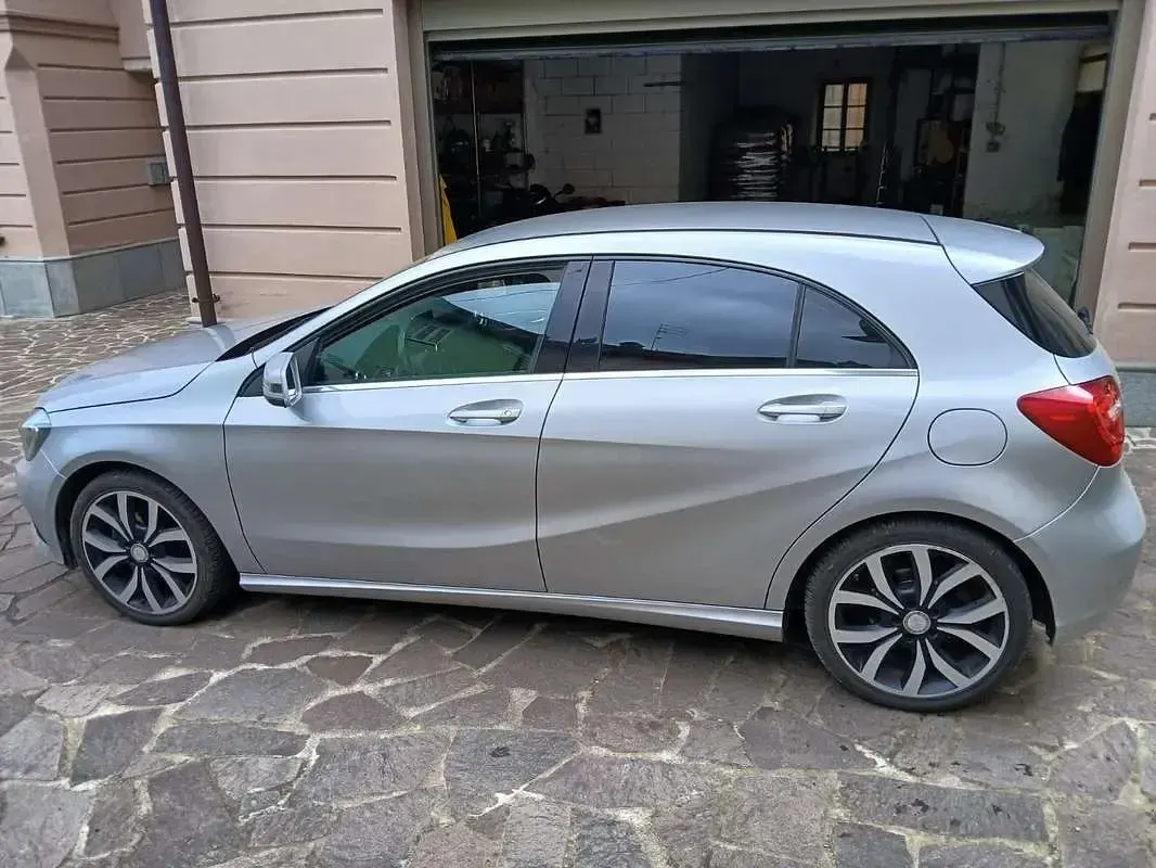 Usata Mercedes A180 Premium 109 CV (80 kW) 2015 Utilitaria