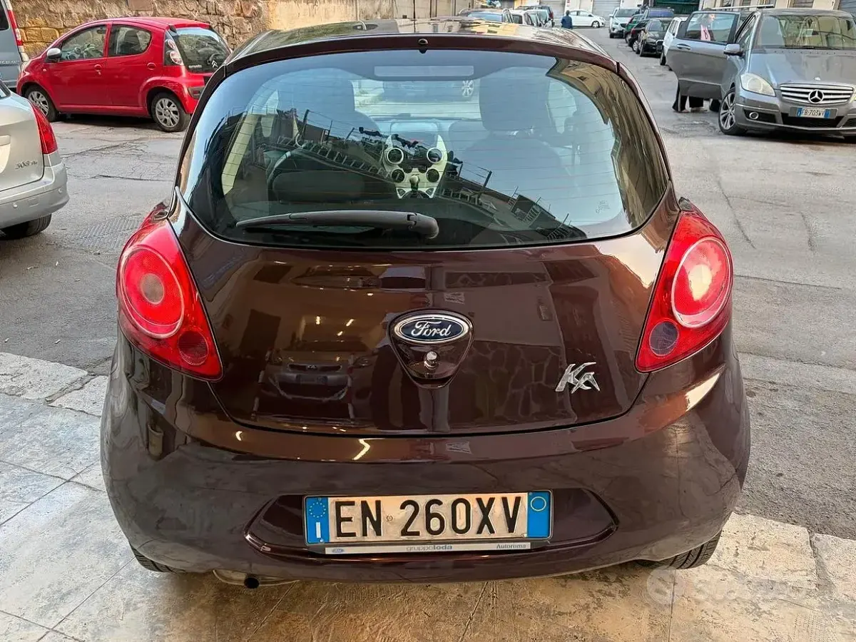 Usata Ford Ka 69 CV (50 kW) 2013 Nero Utilitaria