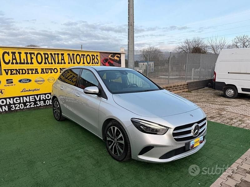 Usata Mercedes B180 115 CV (84 kW) 2022 Grigio Monovolume
