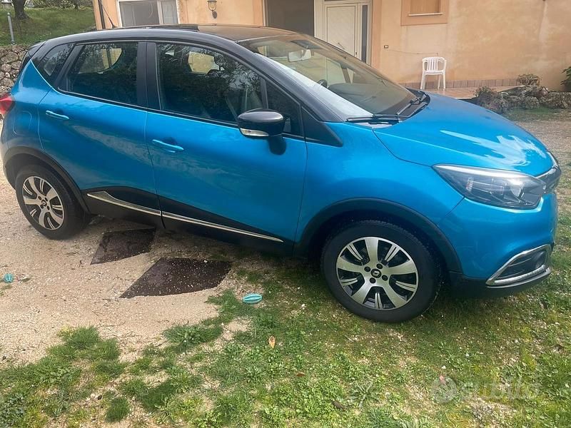 Usata Renault Captur 110 CV (80 kW) 2016 Blu SUV