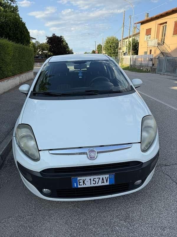 Usata 2011 Fiat Grande Punto Active Due volumi | 3500 € (Cara) - Immagine 1/4