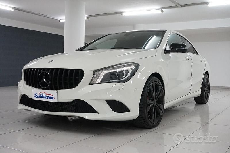 Bianco Usata 2015 Mercedes CLA200 Night Tre volumi | 9900 € (Buon prezzo) - Immagine 1/4