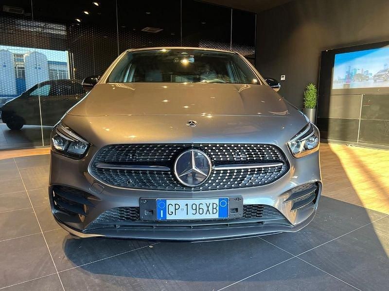 Gebraucht Mercedes E250 218 PS (160 kW) 2023 Grau Van / Kleinbus