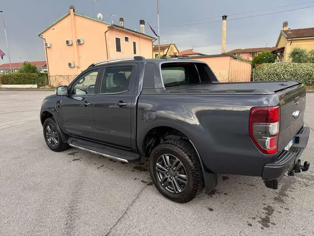 Usata Ford Ranger Wildtrack 213 CV (156 kW) 2023 Grigio Pick-up