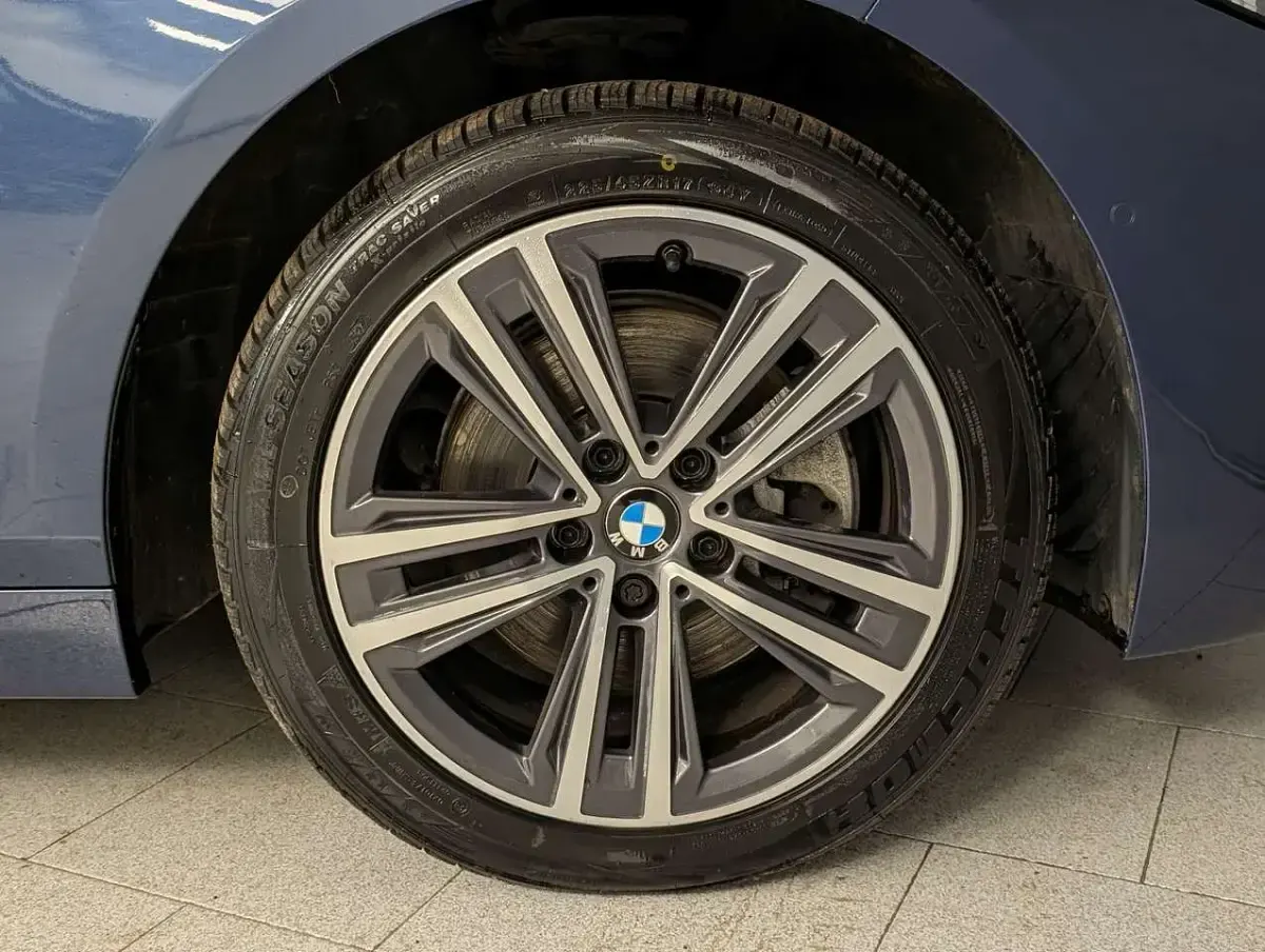 Usata BMW 118 Advantage 150 CV (110 kW) 2022 Blu/azzurro Utilitaria