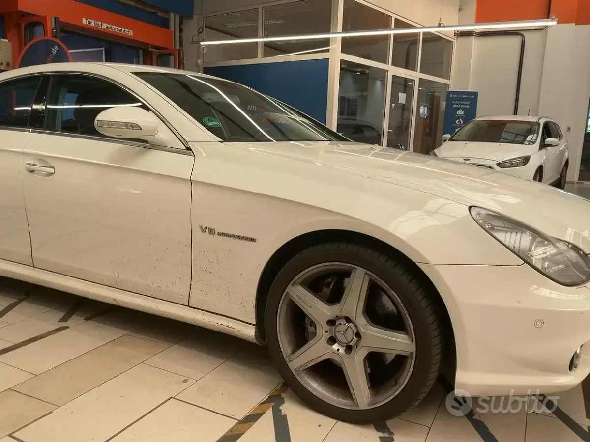 Usata Mercedes CLS55 AMG AMG 476 CV (350 kW) 2006 Bianco Coupé