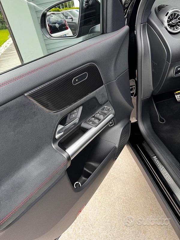 Usata Mercedes GLA200 150 CV (110 kW) 2024 Nero SUV
