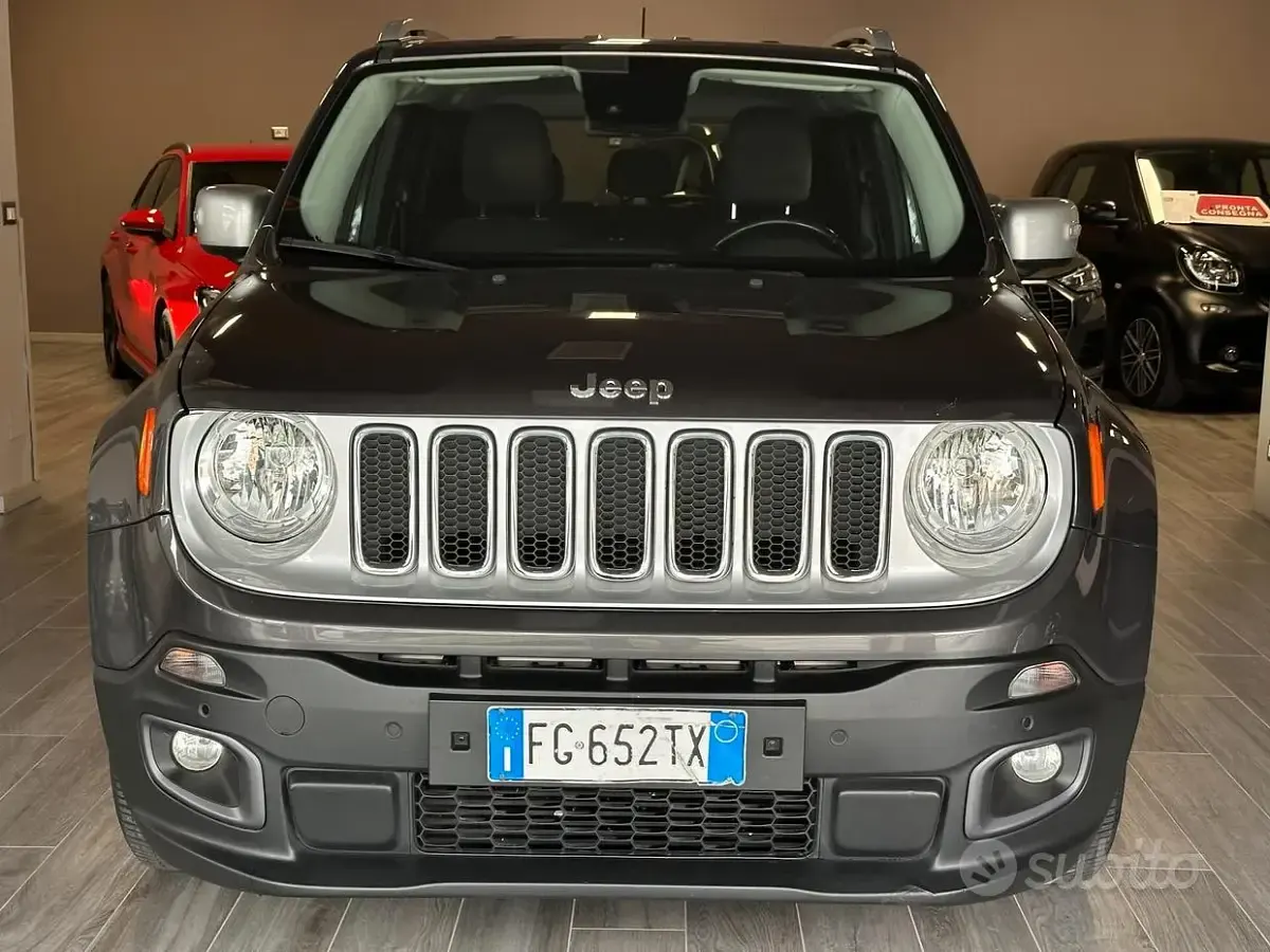 Usata Jeep Renegade Limited 140 CV (102 kW) 2016 Grigio SUV