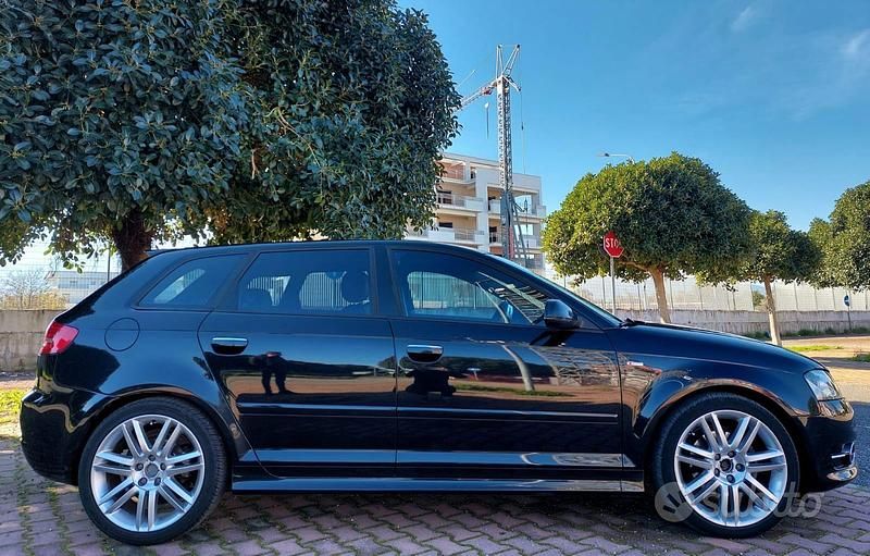 Nero Usata 2010 Audi A3 S-Line Tre volumi | 5500 € (Buon prezzo) - Immagine 1/4
