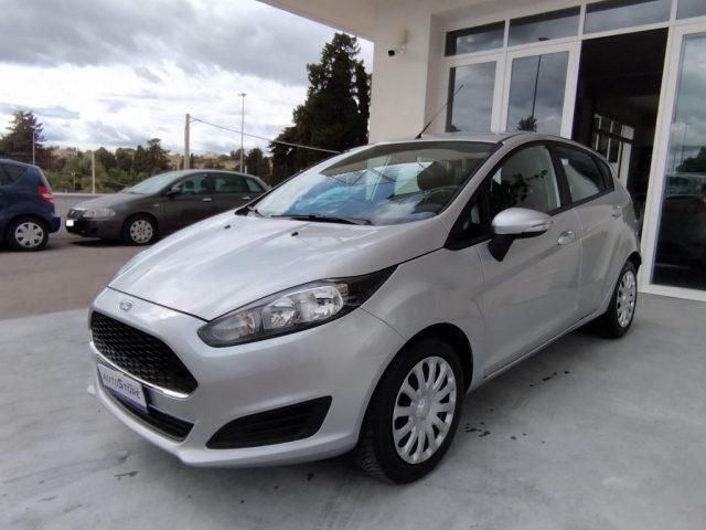 Usata Ford Fiesta 86 CV (63 kW) 2017 Argento metallizzato Utilitaria