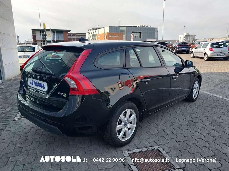 Usata Volvo V60 Kinetic 114 CV (83 kW) 2011 Nero Station wagon