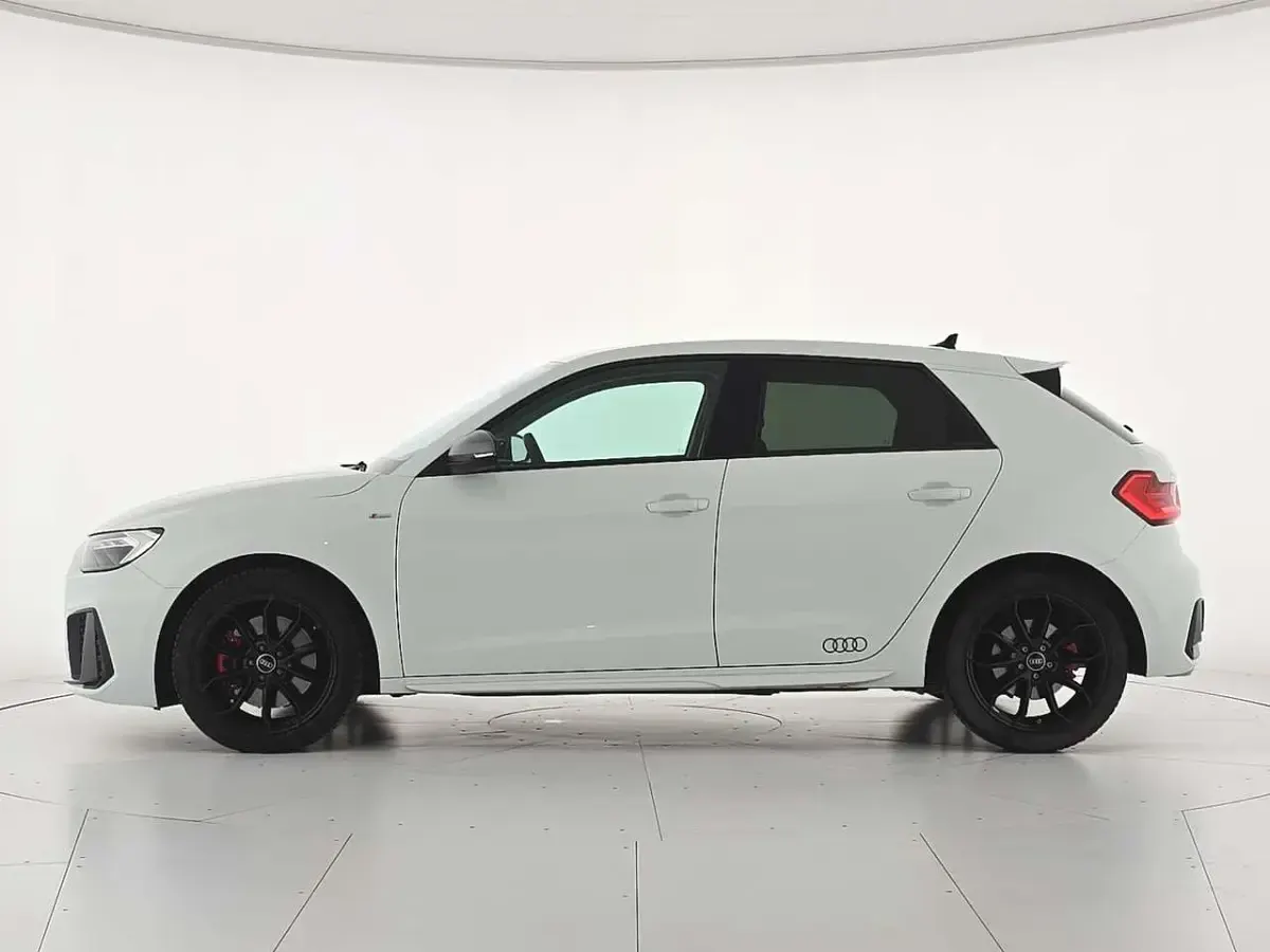 Usata Audi A1 Sportback 207 CV (152 kW) 2023 Bianco ghiacciaio metallizzato Utilitaria