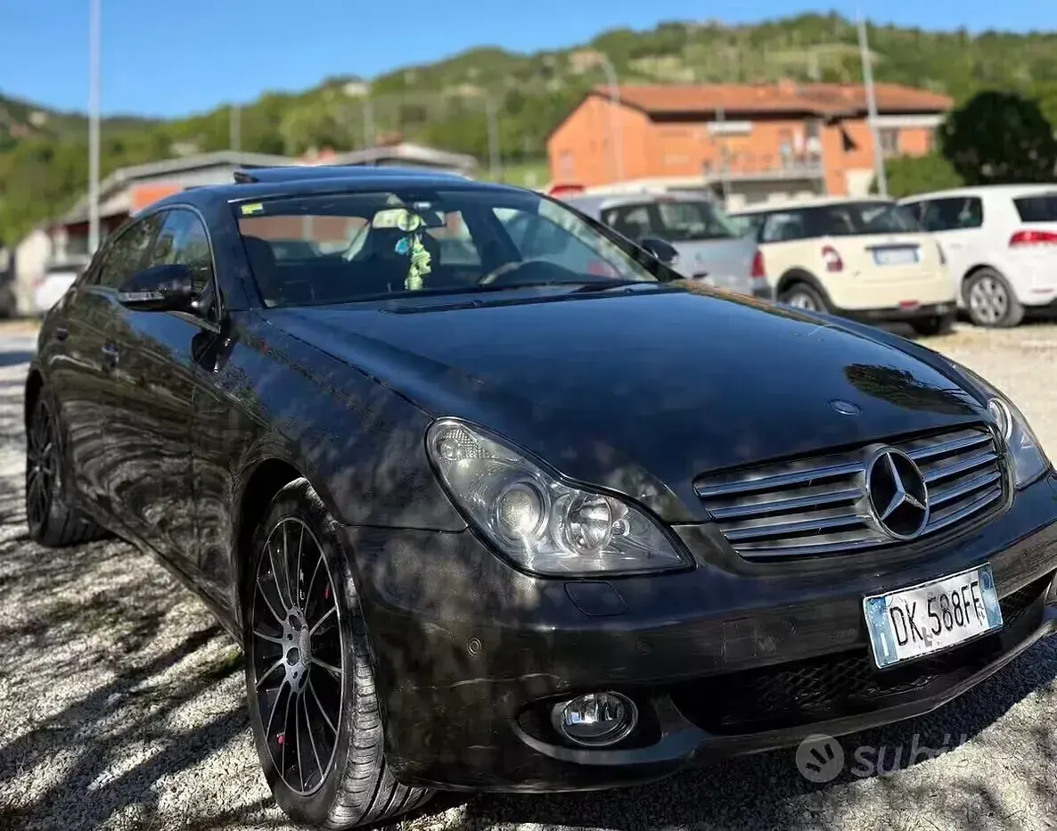 Usata Mercedes CLS320 224 CV (164 kW) 2007 Marrone Coupé