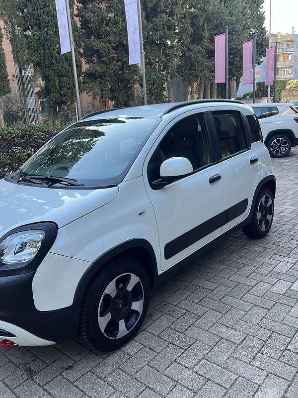 Usata Fiat Panda Cross Cross 69 CV (50 kW) 2023 Utilitaria