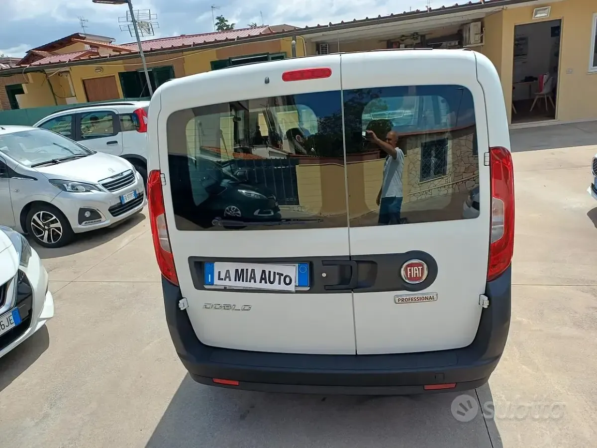 Usata Fiat Doblò 95 CV (69 kW) 2021 Bianco Monovolume