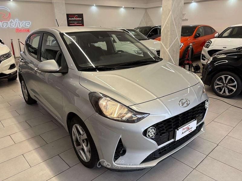 Usata Hyundai i10 Prime 67 CV (49 kW) 2023 Argento metallizzato Utilitaria
