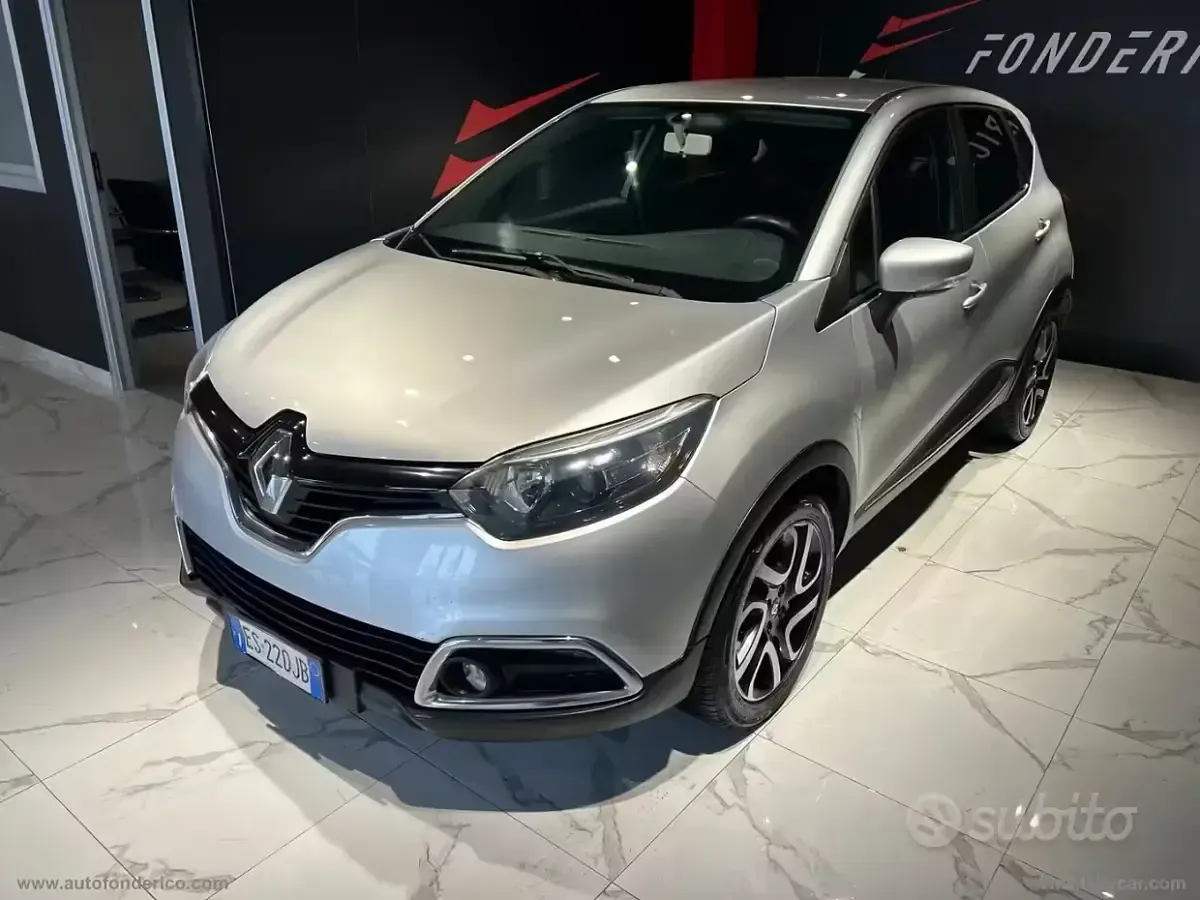 Usata Renault Captur 90 CV (66 kW) 2013 Grigio SUV