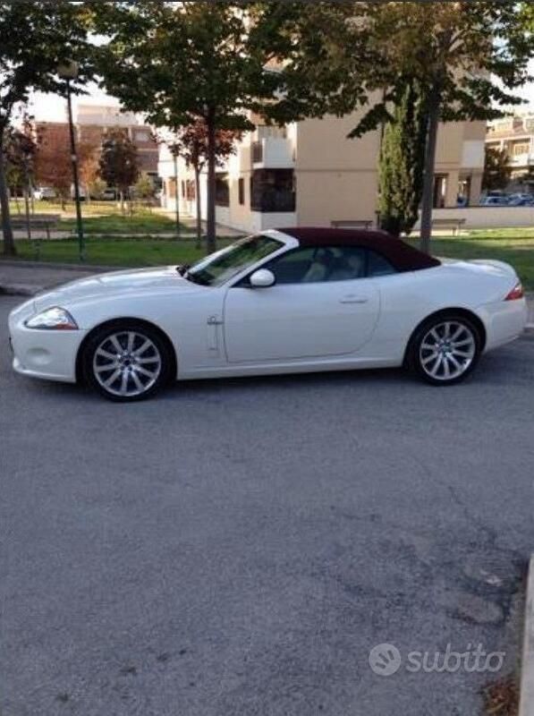 Usata Jaguar XK 256 CV (188 kW) 2009 Bianco Cabrio