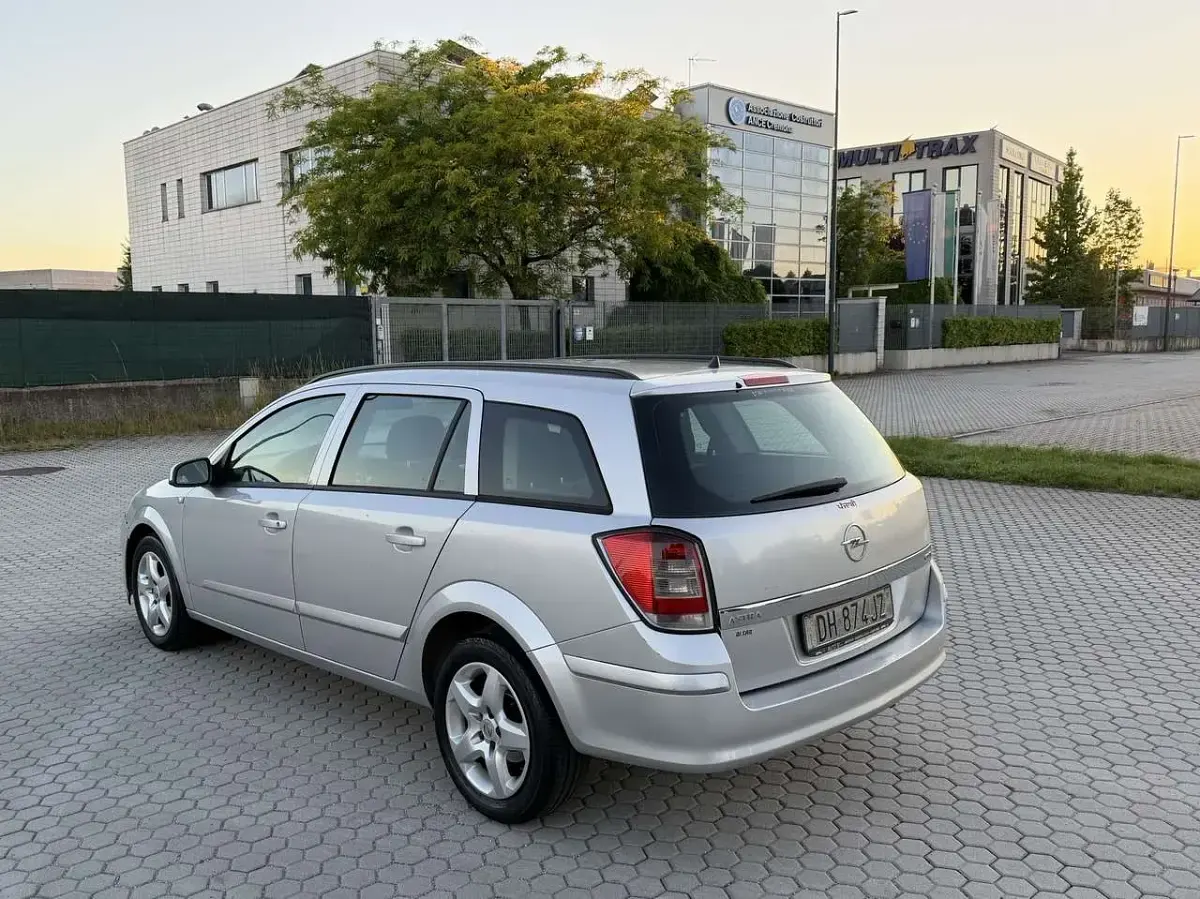 Usata Opel Astra Club 90 CV (66 kW) 2007 Other Station wagon