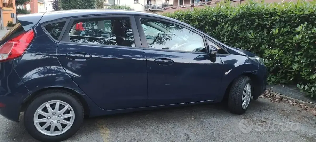 Usata Ford Fiesta 75 CV (55 kW) 2013 Berlina