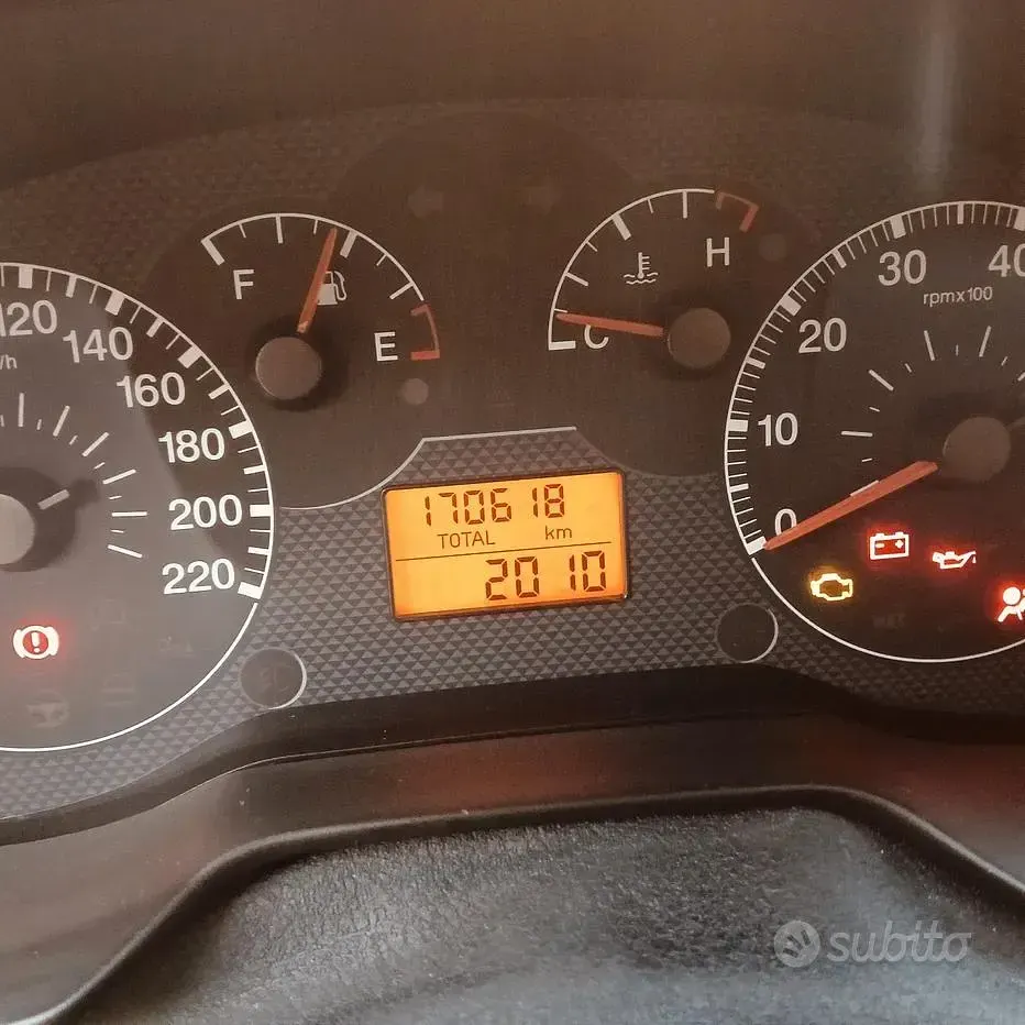 Usata Fiat Grande Punto 65 CV (47 kW) 2005 Nero Utilitaria