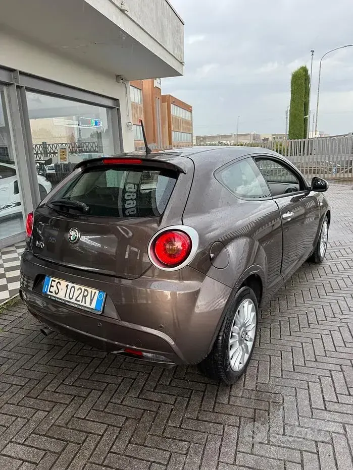 Usata Alfa Romeo MiTo Progression 85 CV (62 kW) 2013 Marrone Utilitaria