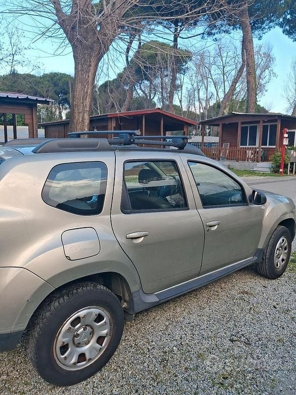 Usata Dacia Duster 110 CV (80 kW) 2012 Grigio SUV