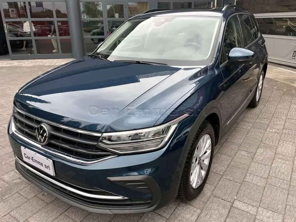 Usata VW Tiguan Life 122 CV (89 kW) 2022 Nightshade blu SUV