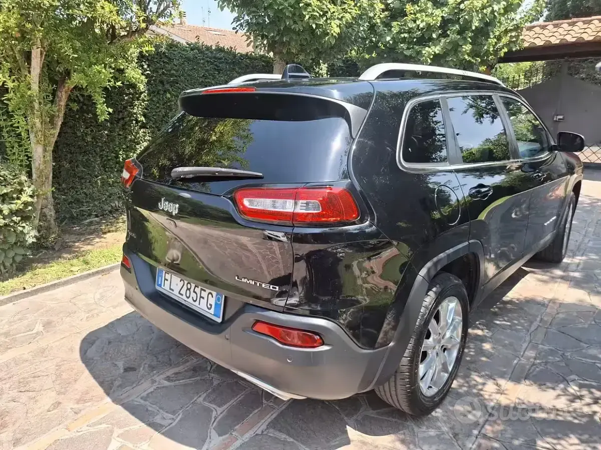 Usata Jeep Cherokee Limited 200 CV (147 kW) 2017 Nero SUV