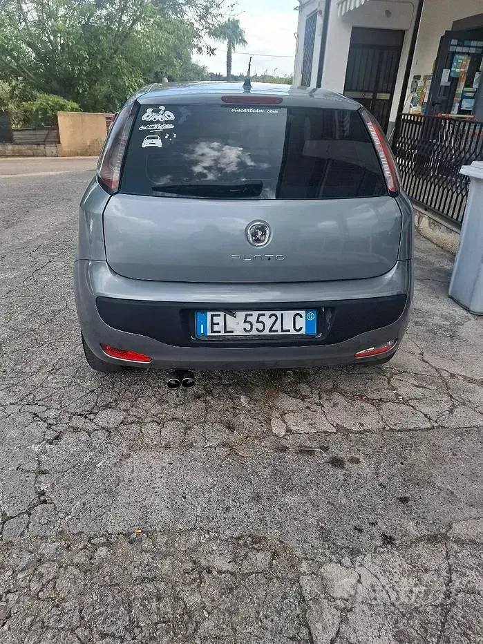 Usata Fiat Grande Punto 75 CV (55 kW) 2012 Grigio Utilitaria