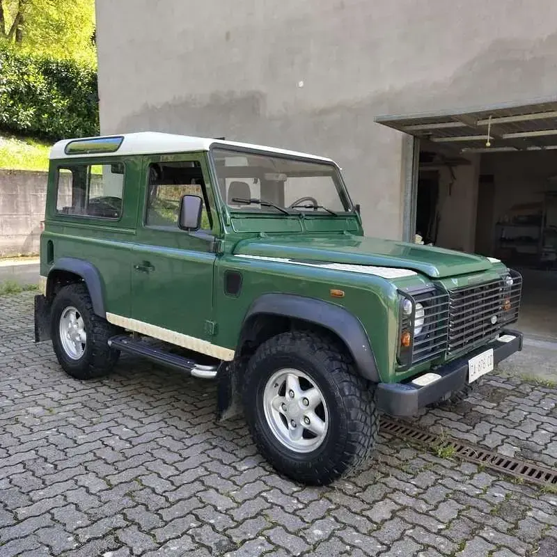 Usata Land Rover Defender 122 CV (89 kW) 2000 SUV