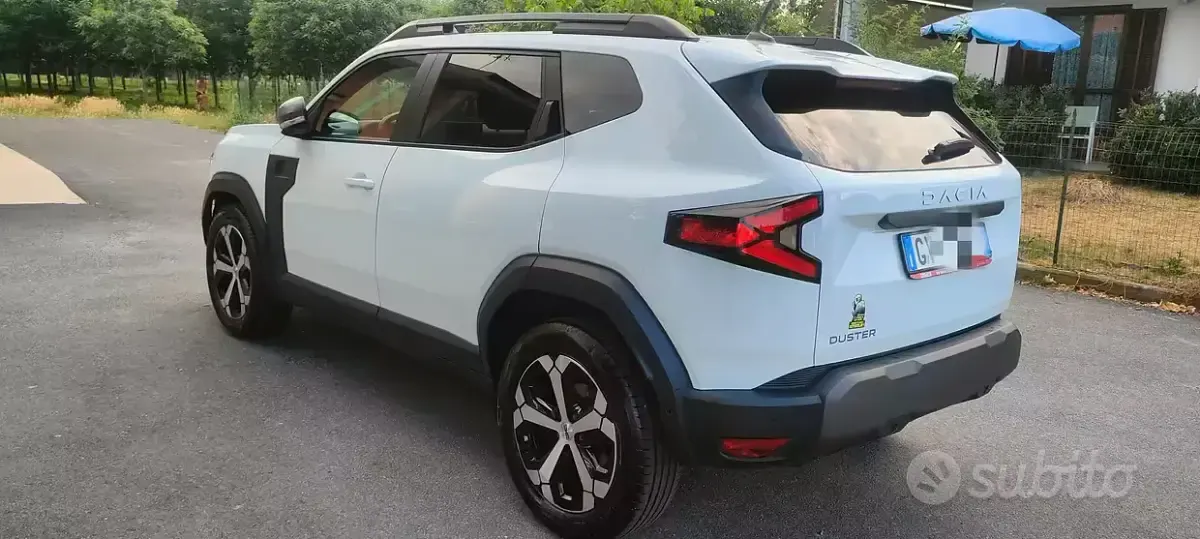 Usata Dacia Duster Journey 101 CV (74 kW) 2024 Bianco SUV