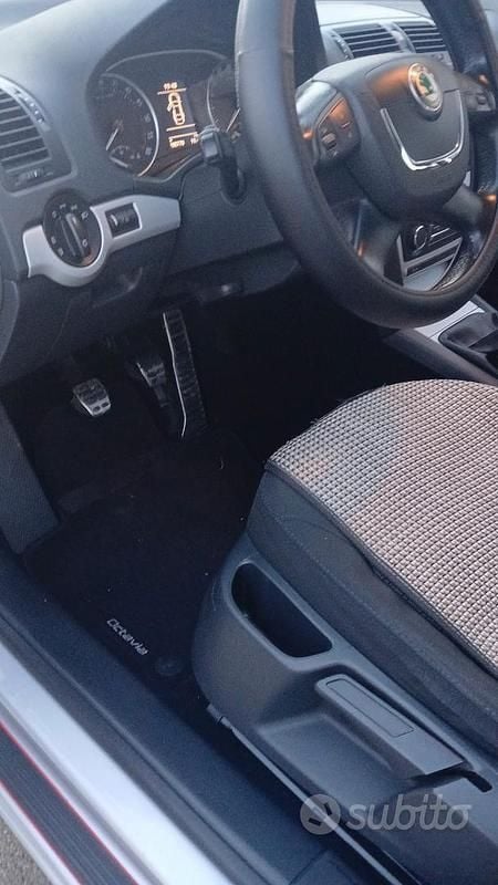 Usata Skoda Octavia 115 CV (84 kW) 2011 Grigio Station wagon