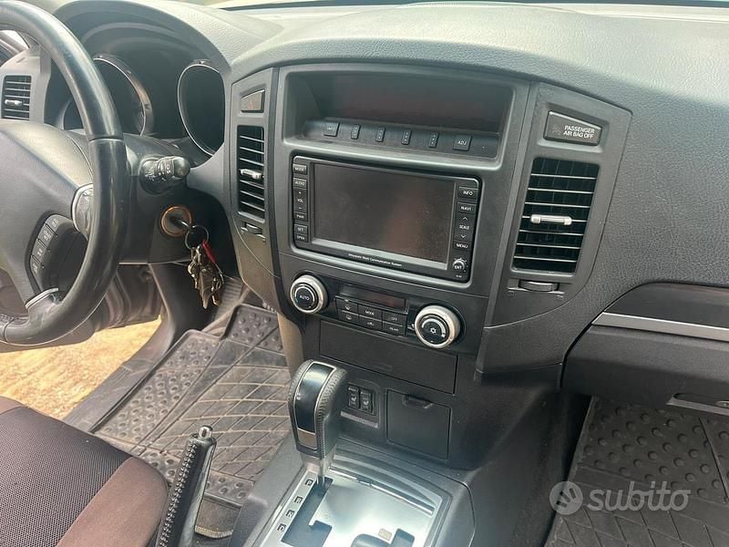 Usata Mitsubishi Pajero 200 CV (147 kW) 2009 Marrone SUV