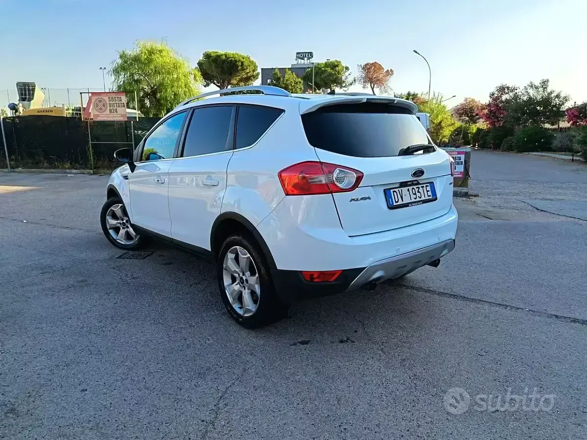 Usata Ford Kuga 136 CV (100 kW) 2009 Bianco SUV