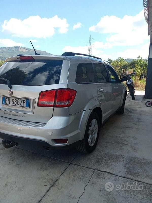 Usata Fiat Freemont Lounge 170 CV (125 kW) 2012 Grigio SUV