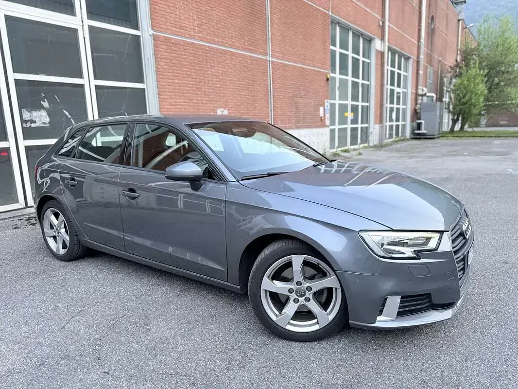 Usata Audi A3 Sport 110 CV (80 kW) 2017 Blu/azzurro Berlina